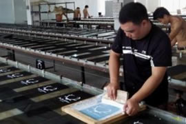 What is screen printing, the principle of screen printing and the advantages and disadvantages